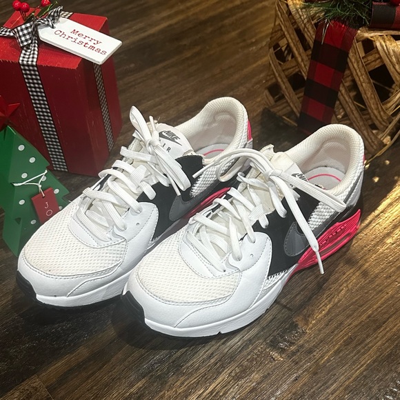 Nike Air Max Excee Womens Size  6 - Picture 5 of 10